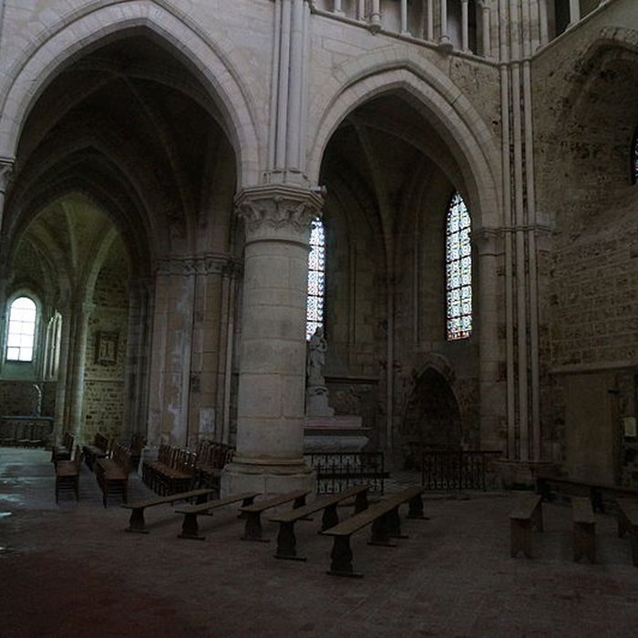 Photo de Abbaye des bénédictins saint-Pierre dOrbais-lAbbaye
