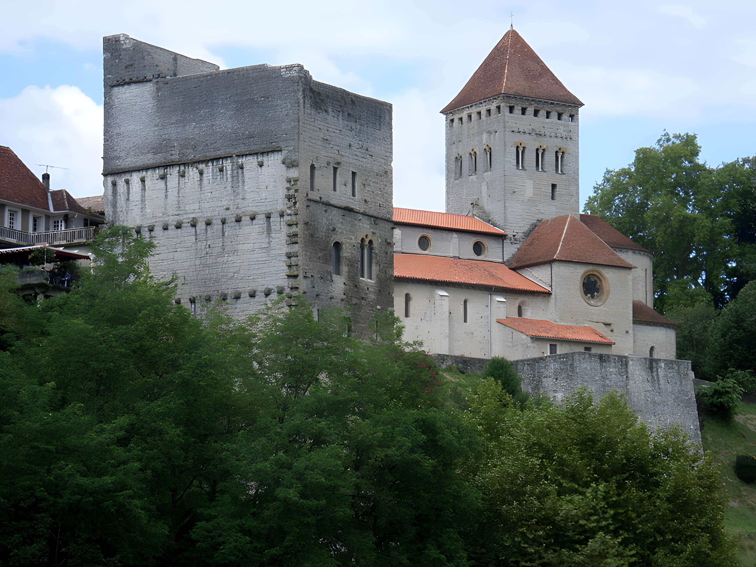 Château de Montréal à Sauveterre-de-Béarn