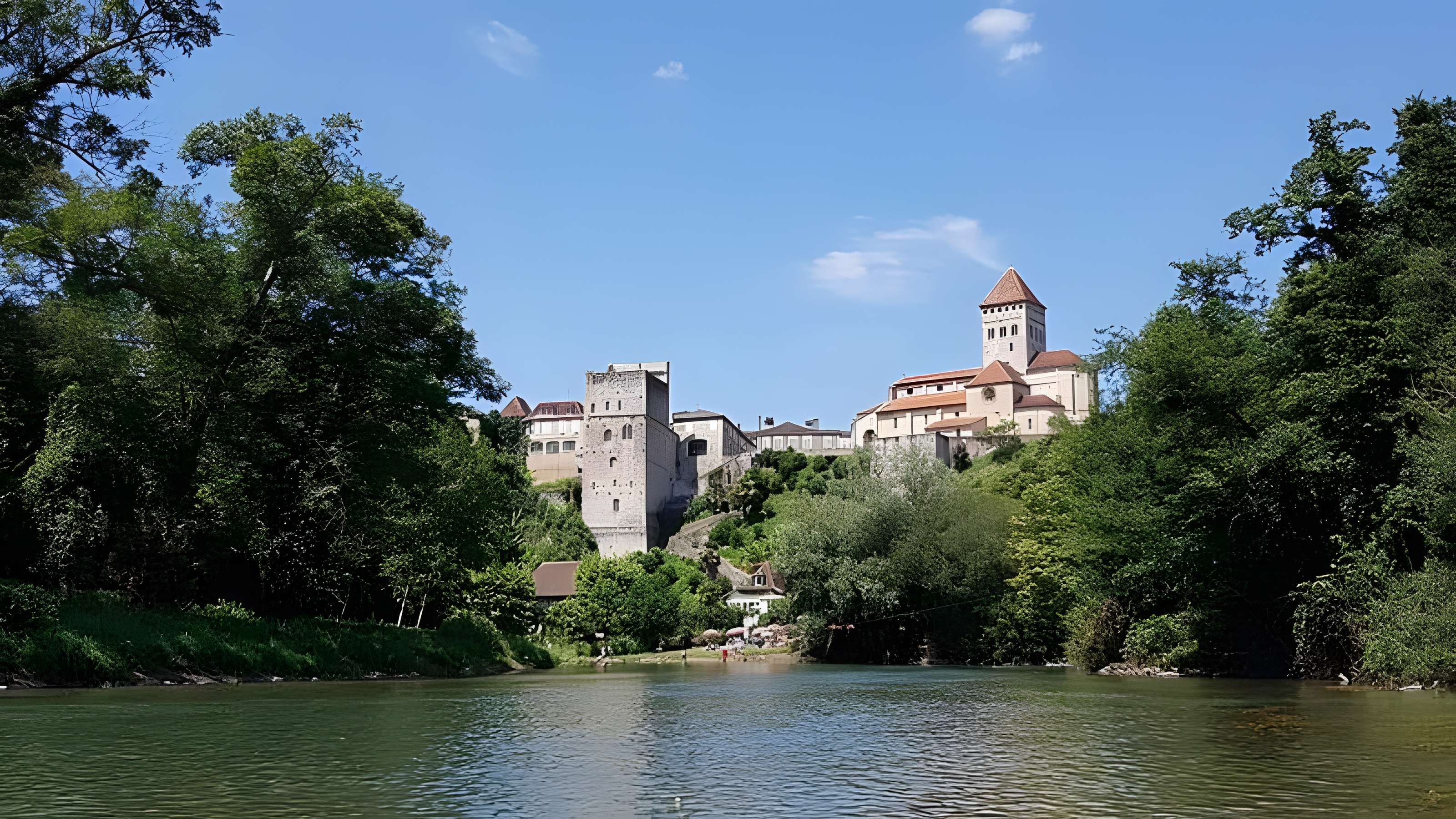 Château de Montréal à Sauveterre-de-Béarn