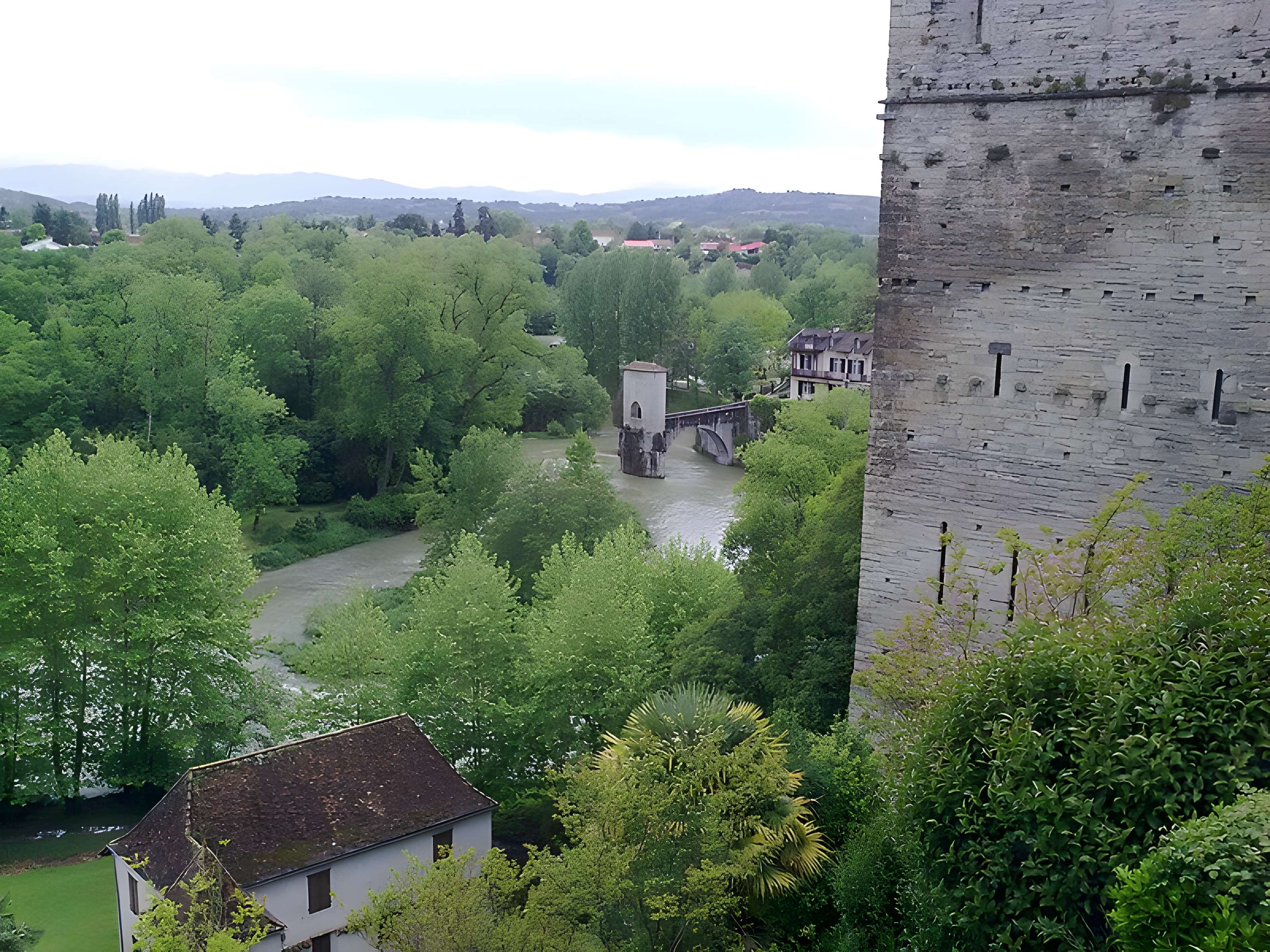 Château de Montréal à Sauveterre-de-Béarn