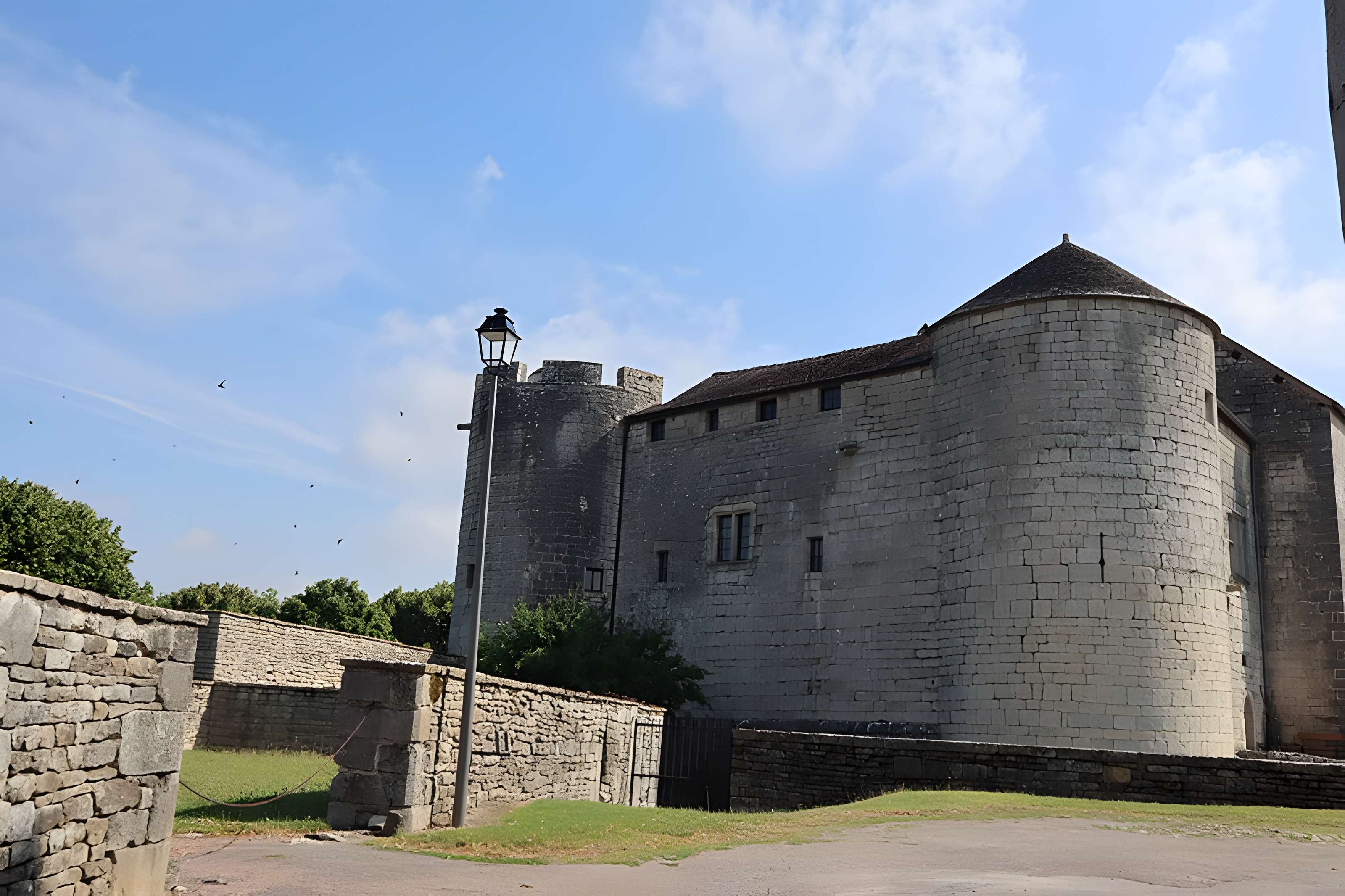 Château de Mont-Saint-Jean