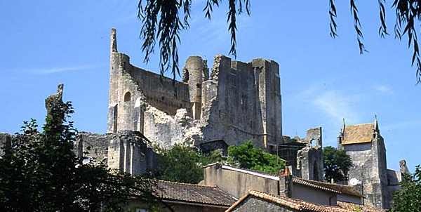 Photo de Château des évêques de Poitiers