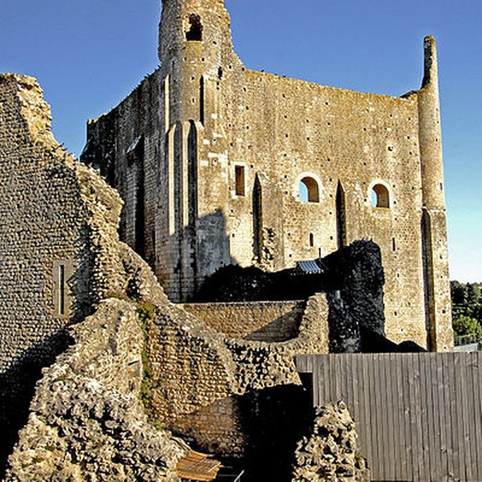 Photo de Château des évêques de Poitiers