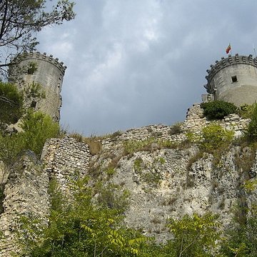 Château féodal de Châteaurenard
