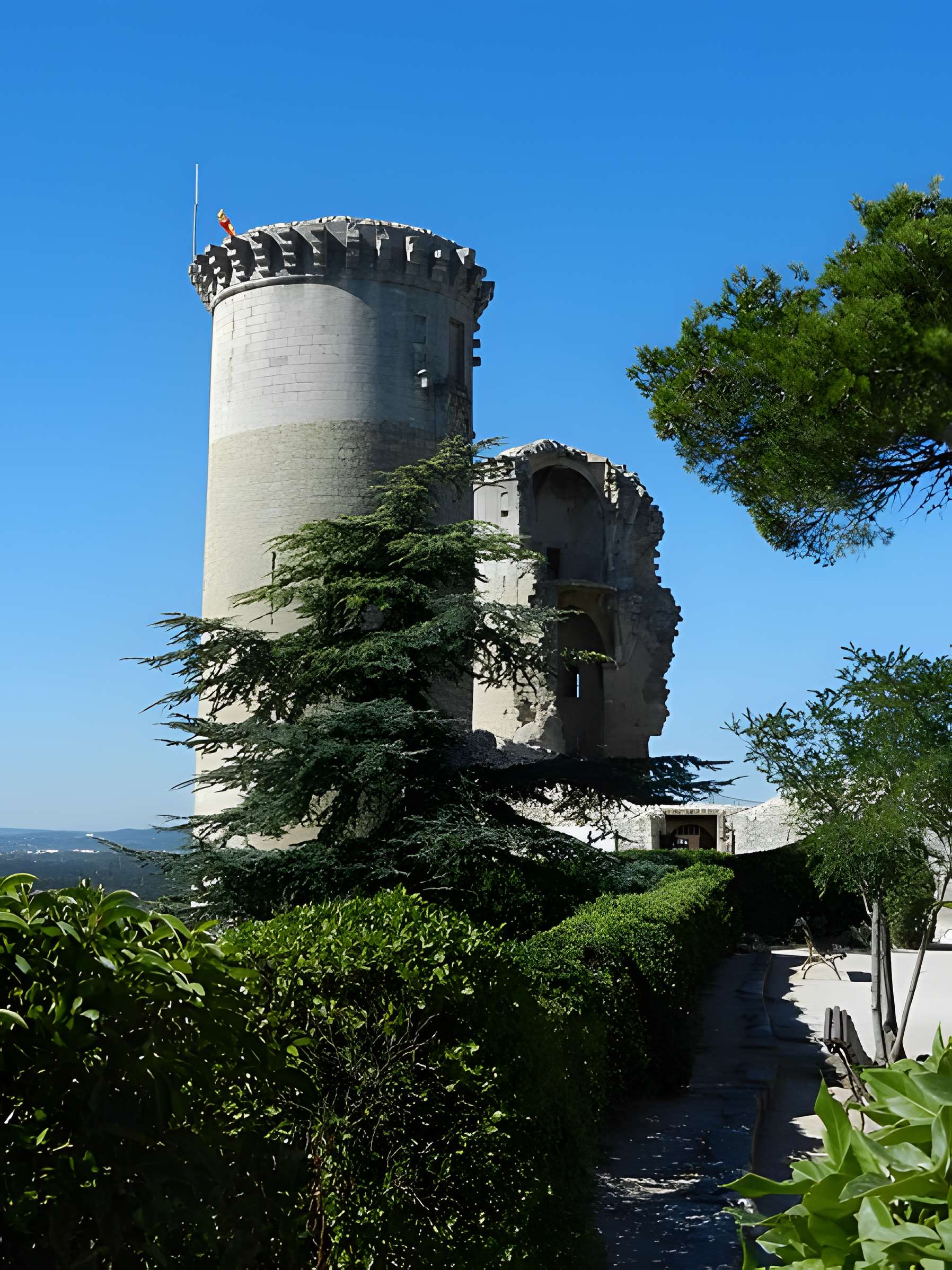 Château féodal de Châteaurenard