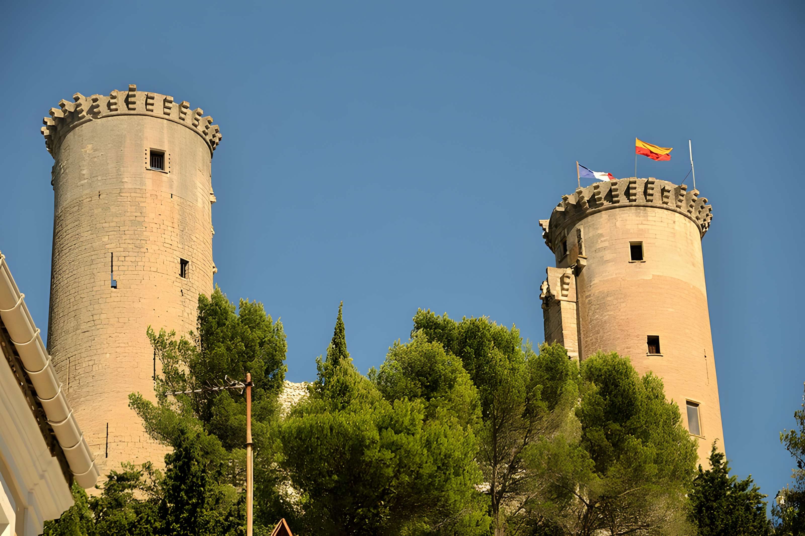 Château féodal de Châteaurenard