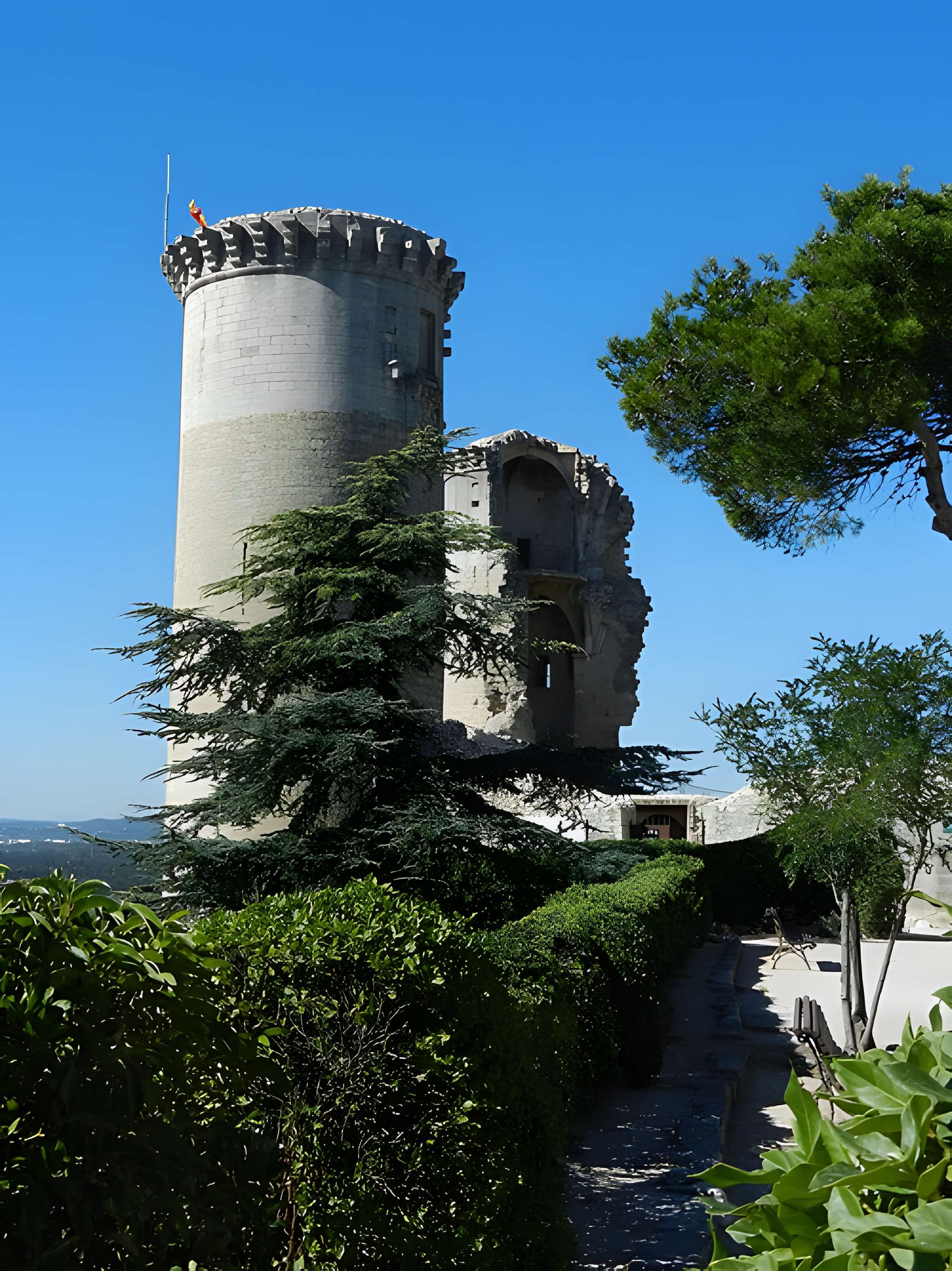 Château féodal de Châteaurenard