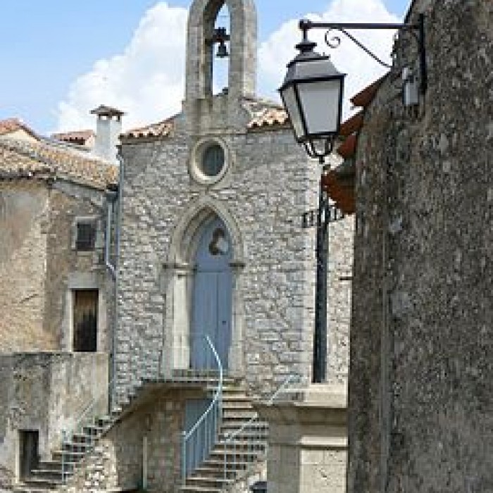 Photo de Château, église et presbytère de Saint-Maurice-Navacelles