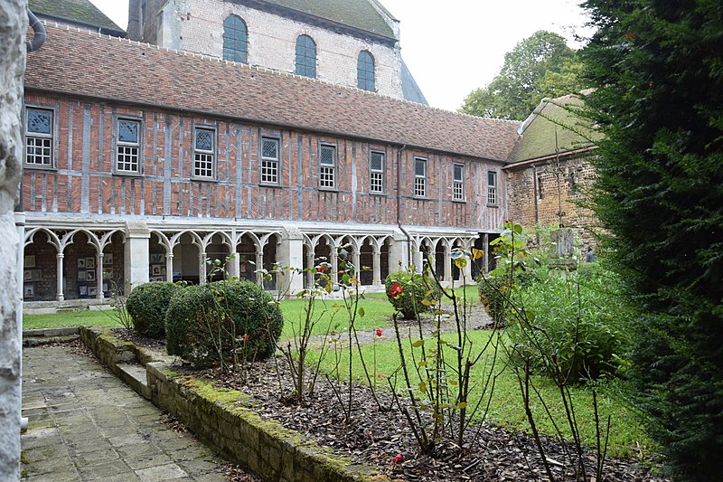 Cloître de la cathédrale de Beauvais
