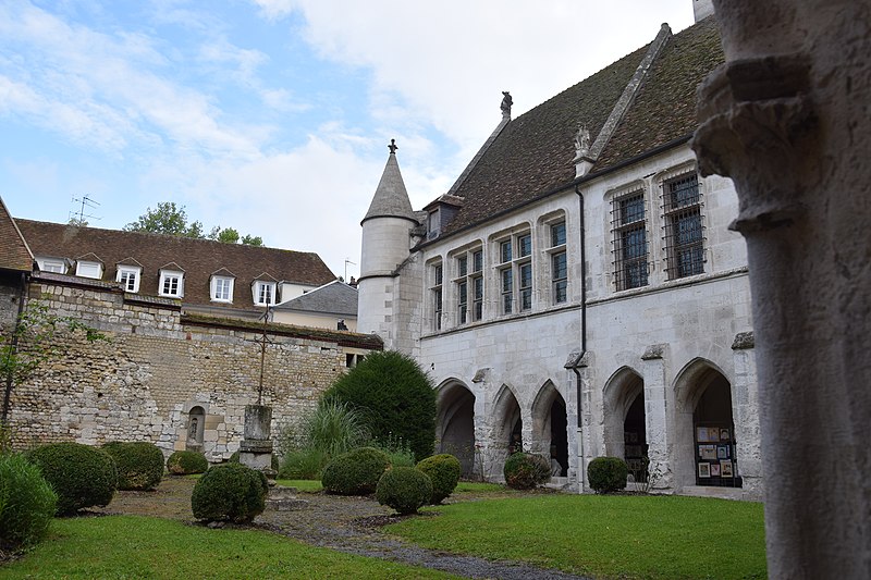 Cloître de la cathédrale de Beauvais