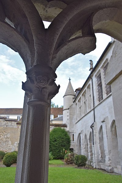 Cloître de la cathédrale de Beauvais