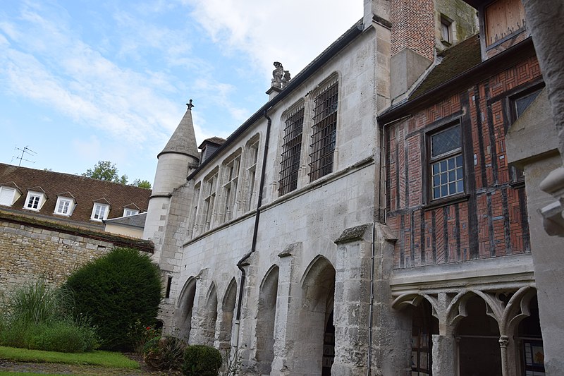 Cloître de la cathédrale de Beauvais