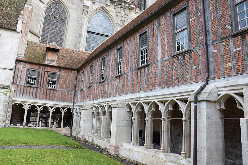 Cloître de la cathédrale de Beauvais