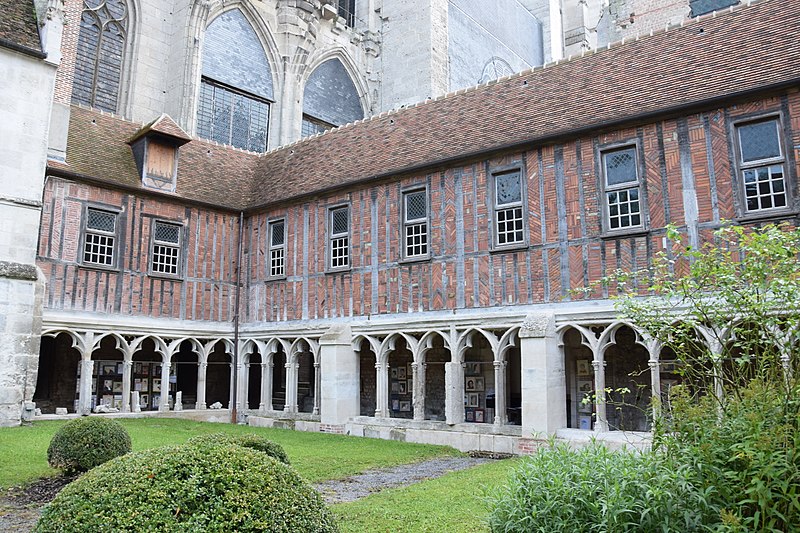 Cloître de la cathédrale de Beauvais