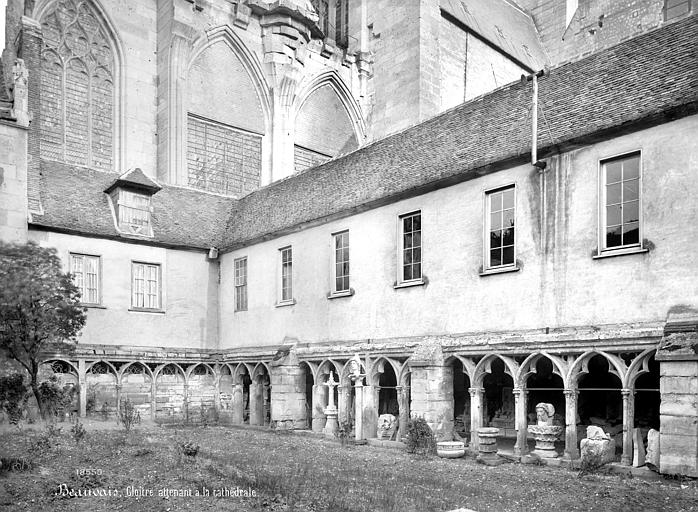 Cloître de la cathédrale de Beauvais