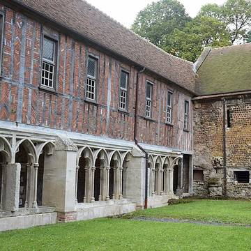 Cloître de la cathédrale de Beauvais