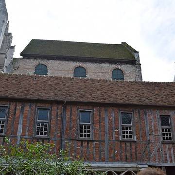 Cloître de la cathédrale de Beauvais