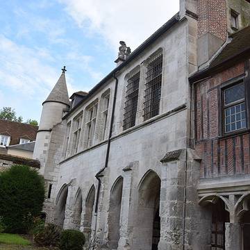 Cloître de la cathédrale de Beauvais