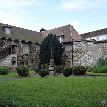 Cloître de la cathédrale de Beauvais