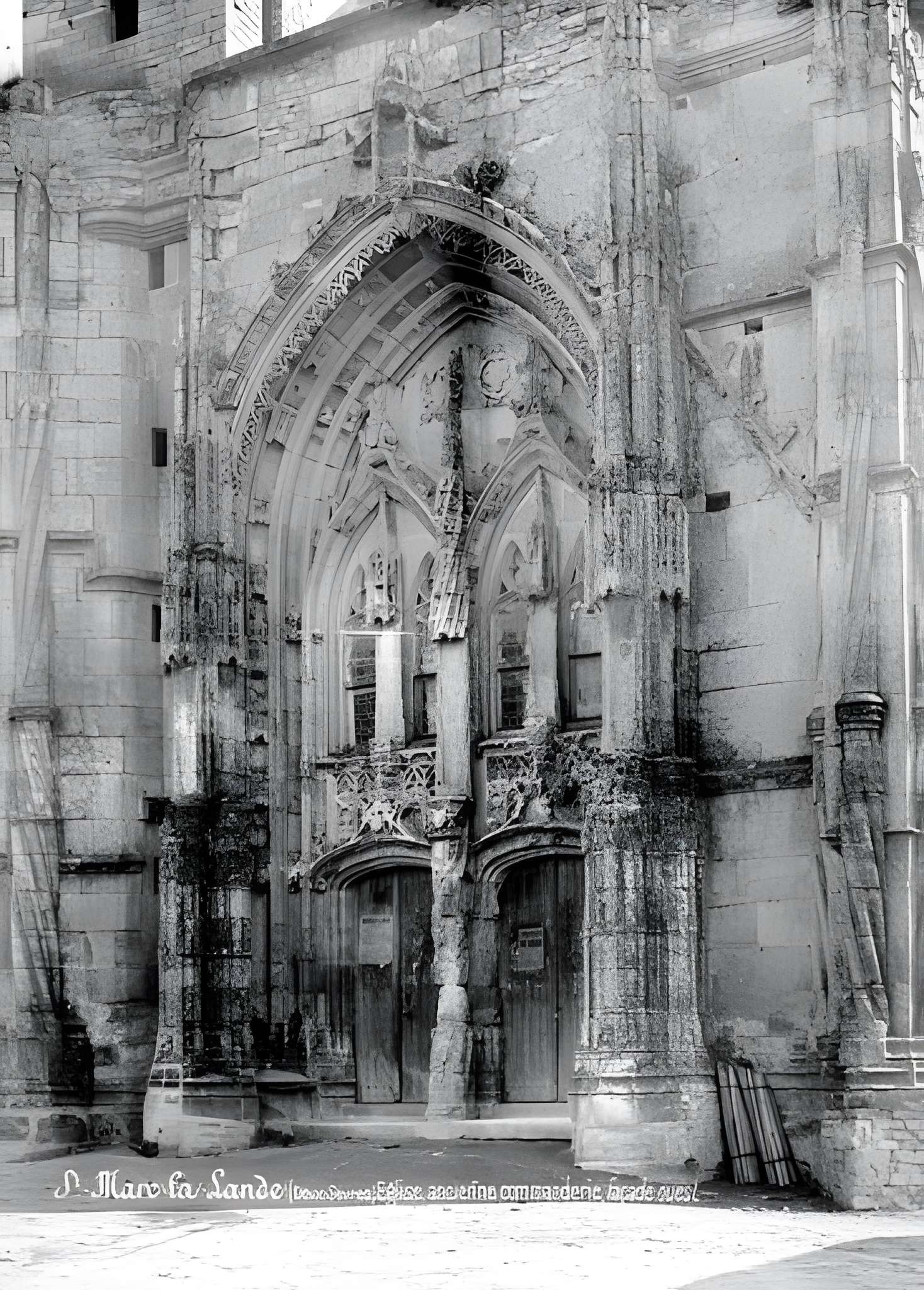 Collégiale Saint-Antoine de Saint-Marc-la-Lande