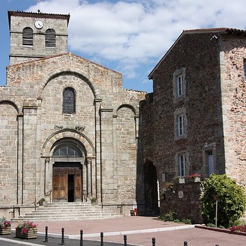 Collégiale Saint-Pierre de Pouilly-lès-Feurs