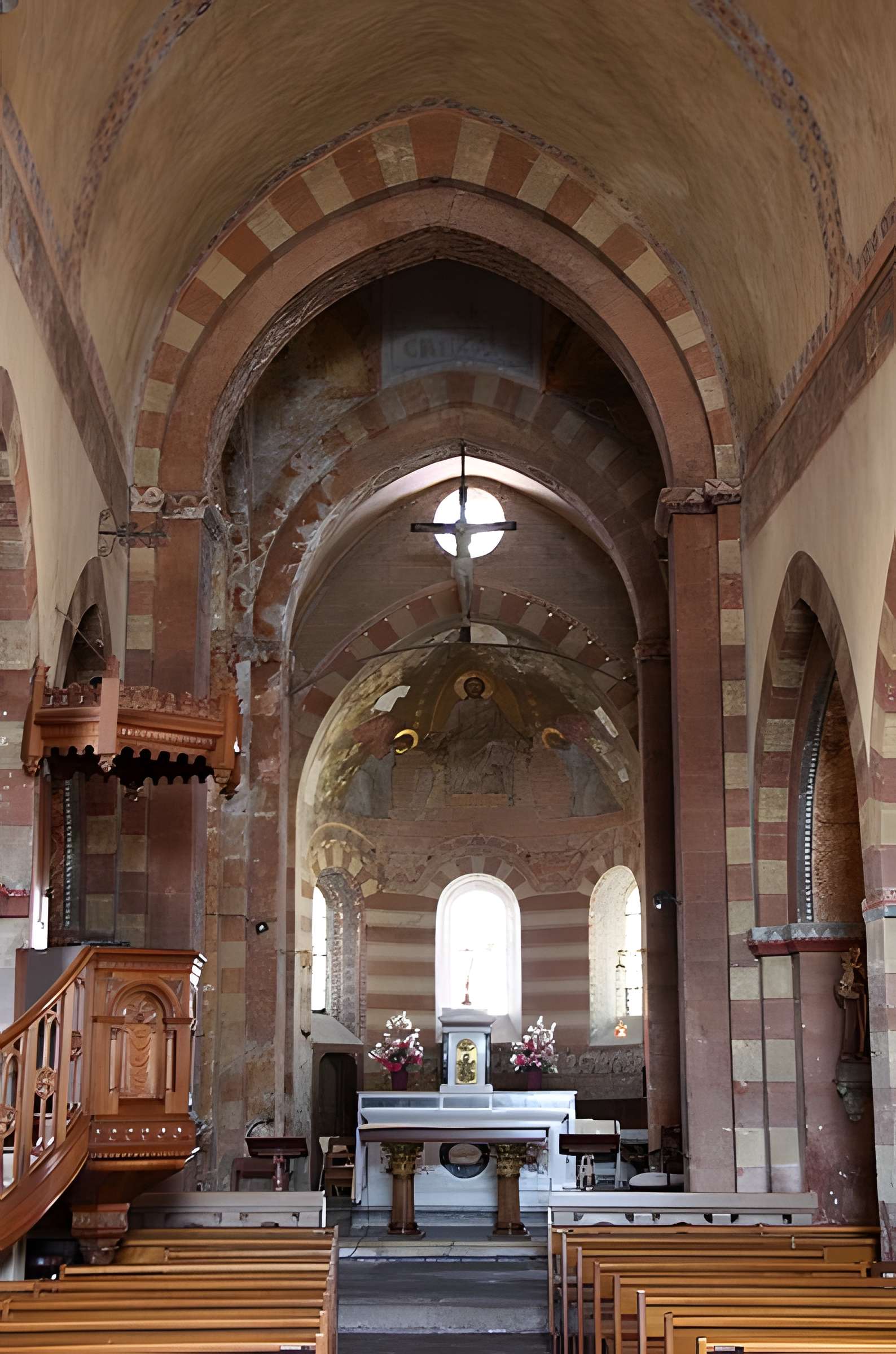 Collégiale Saint-Pierre de Pouilly-lès-Feurs