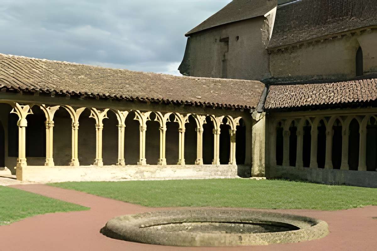 Couvent des Cordeliers de Charlieu 