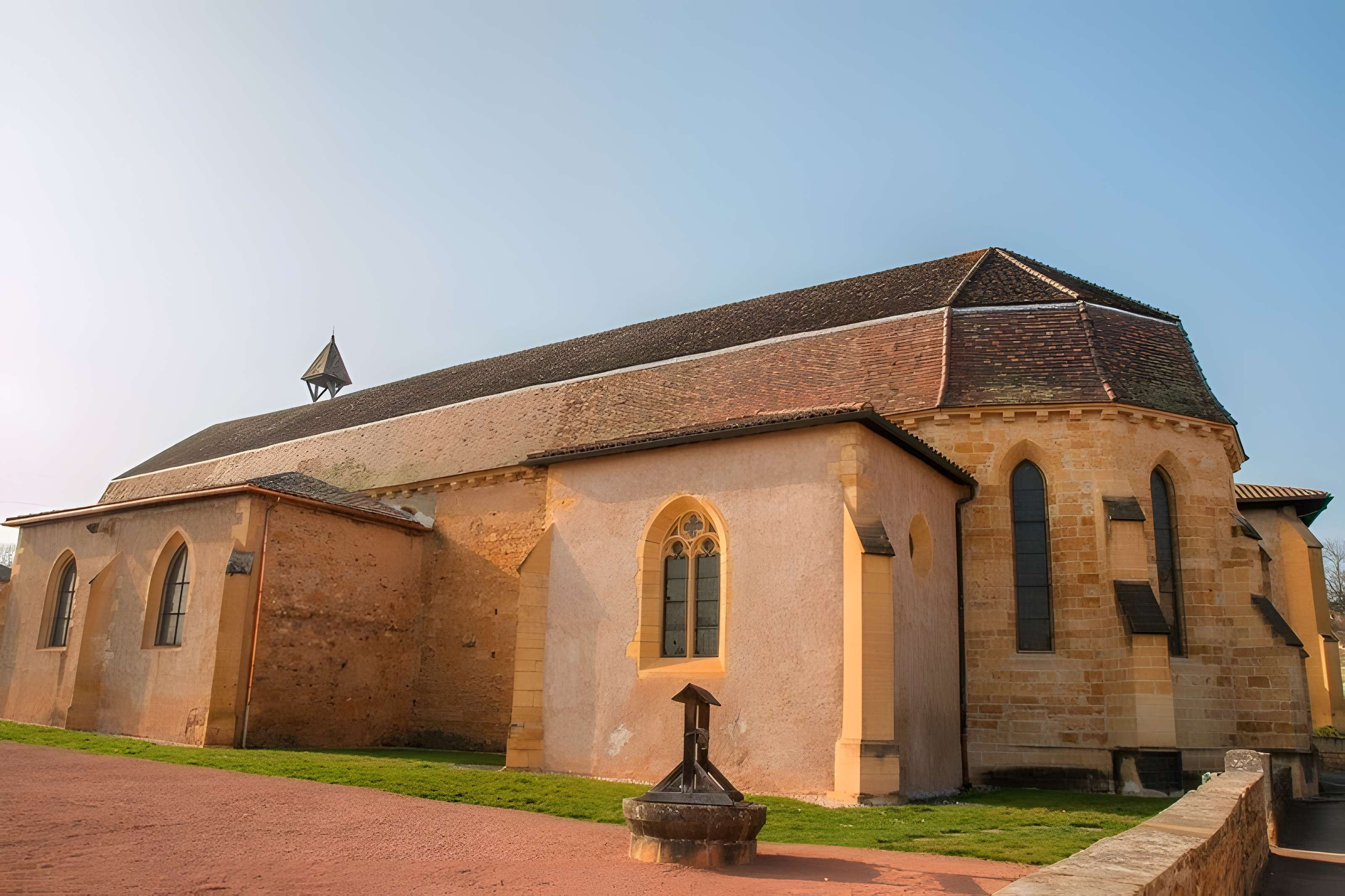couvent des cordeliers de charlieu exterieur