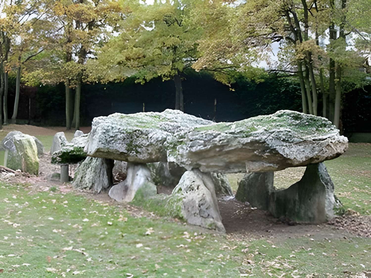 Dolmen Allée de la Justice d'Épône 