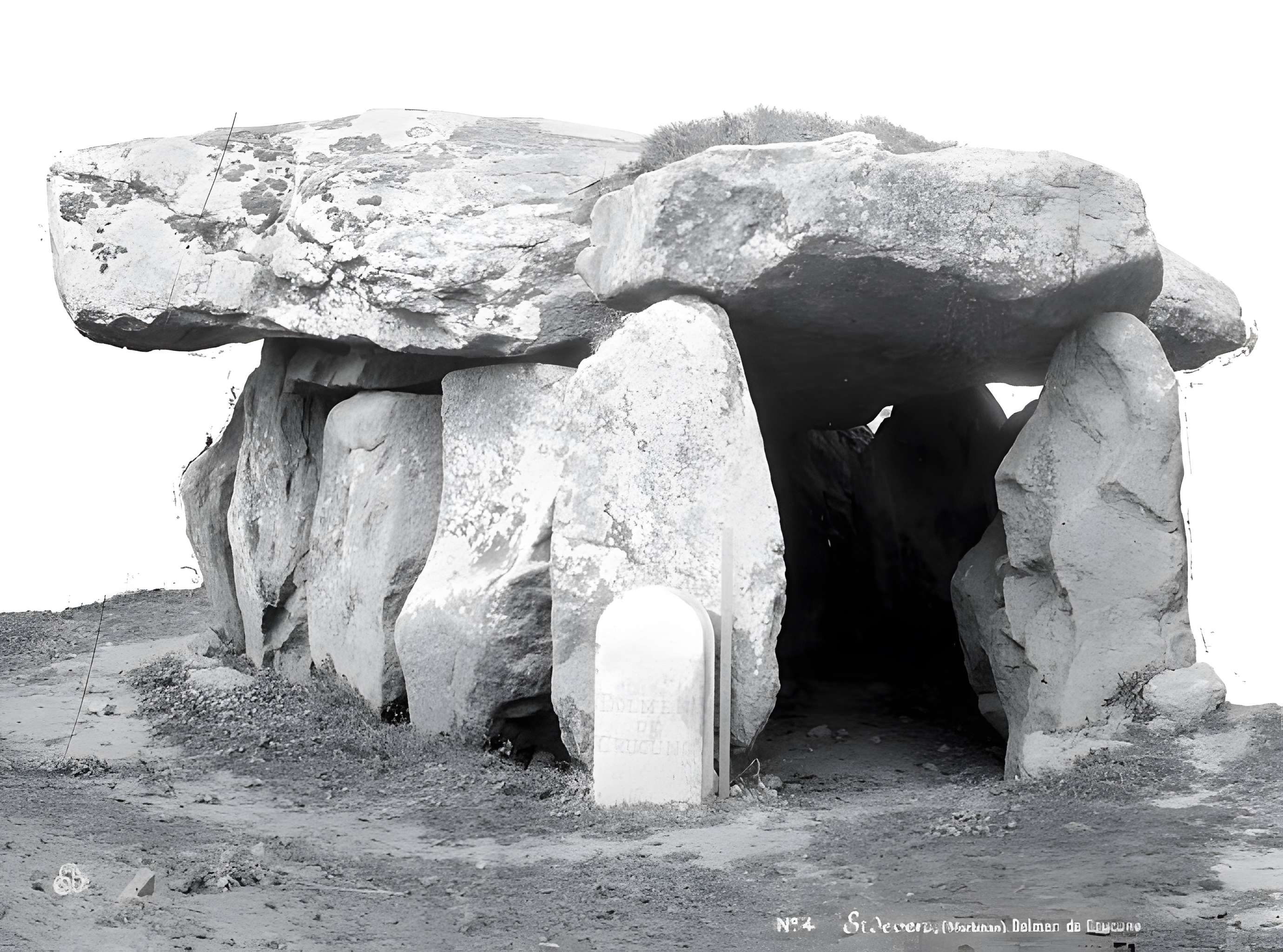 Dolmen de Crucuno à Plouharnel