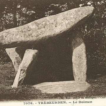 Dolmen de Kerellec à Trébeurden