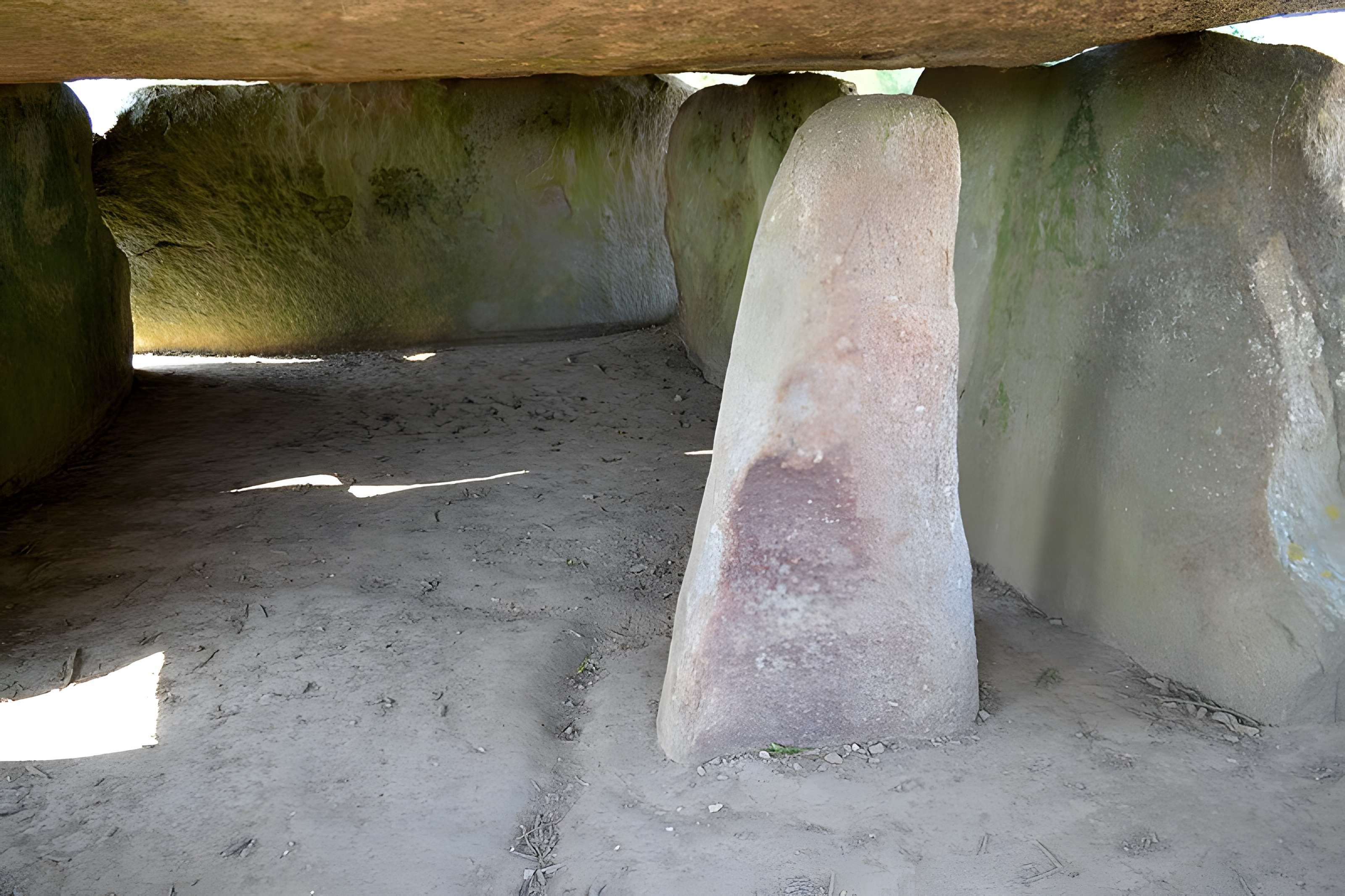Dolmen de la Frébouchère au Bernard