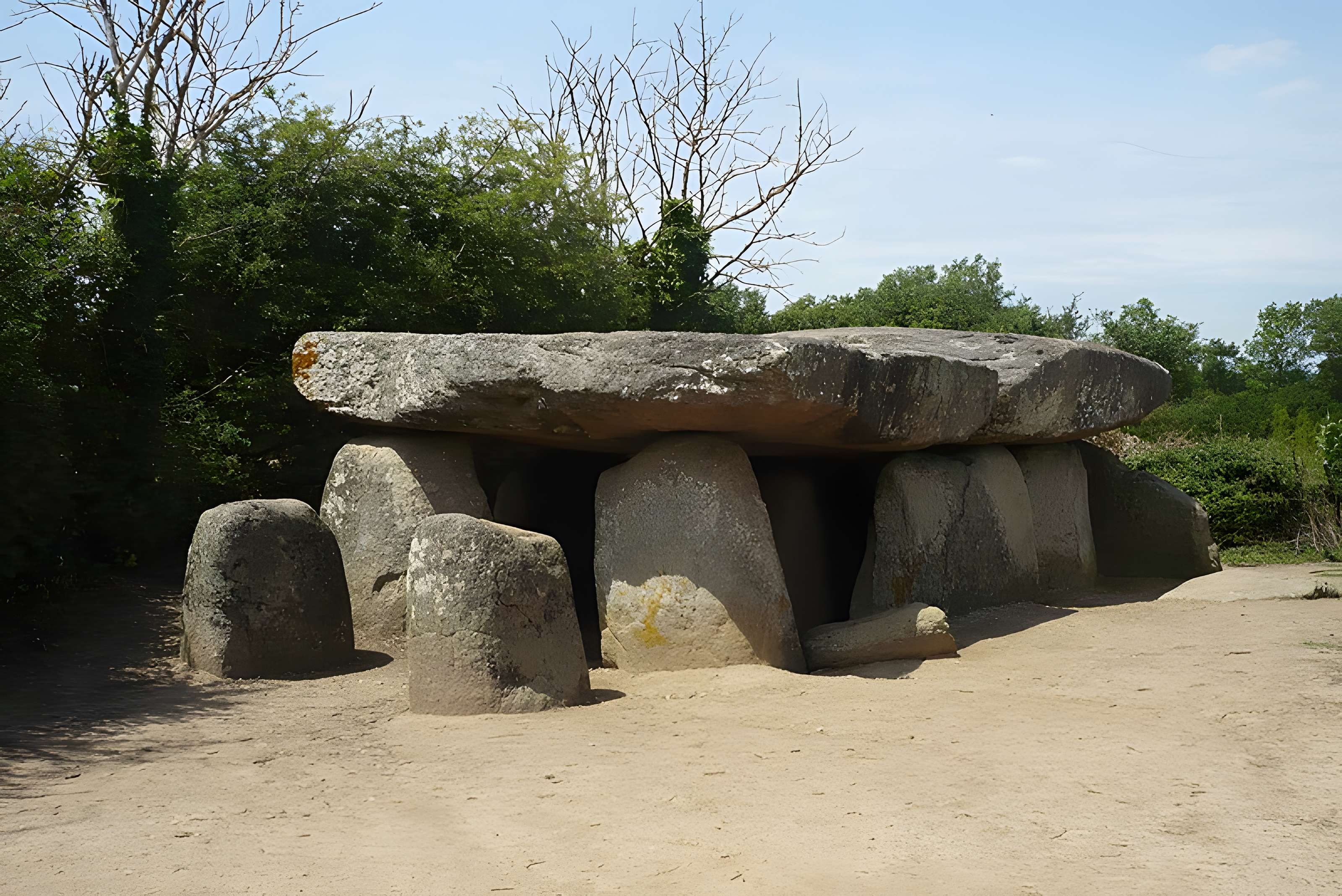 Dolmen de la Frébouchère au Bernard