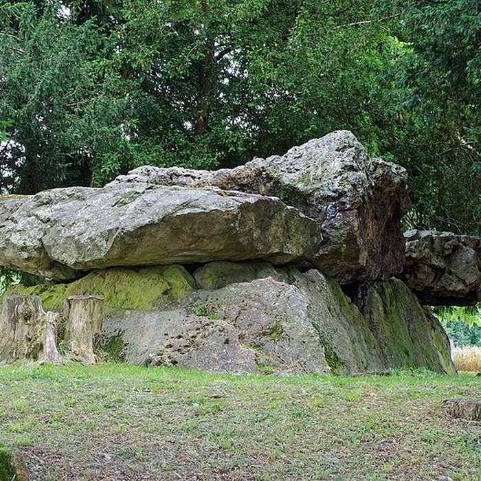 Photo de Dolmen de la Grotte aux Fées à Saint-Antoine-du-Rocher