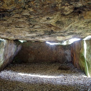 Dolmen de la Grotte aux Fées à Saint-Antoine-du-Rocher