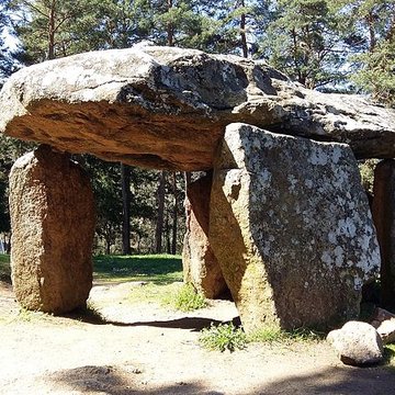 Dolmen du Parc à Saint-Nectaire