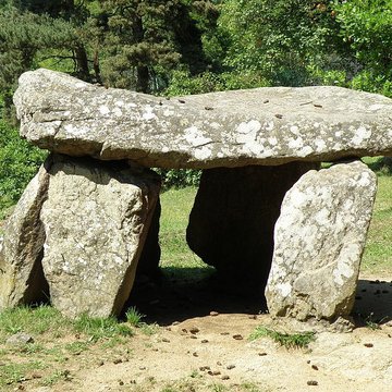 Dolmen du Parc à Saint-Nectaire