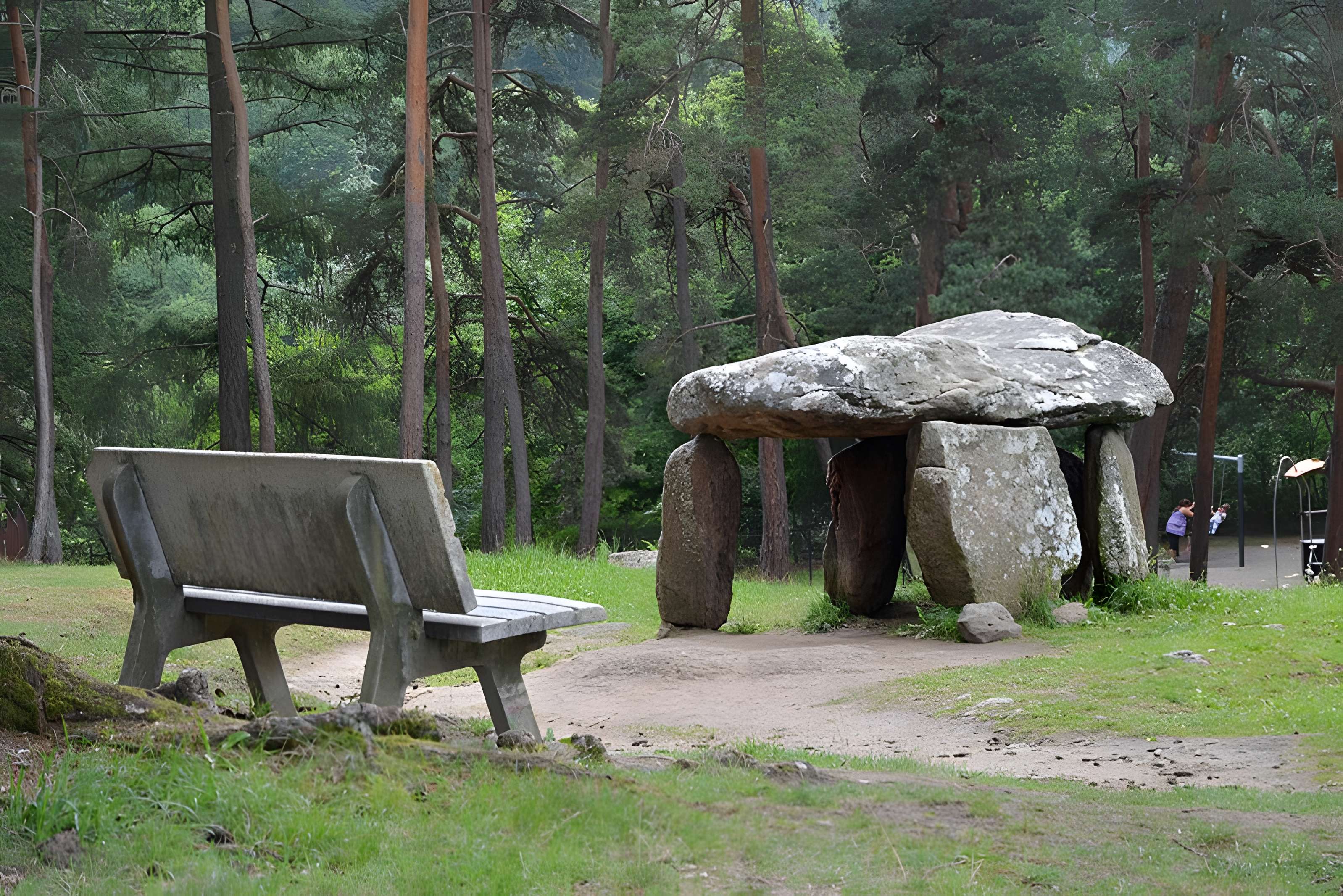 Dolmen du Parc à Saint-Nectaire