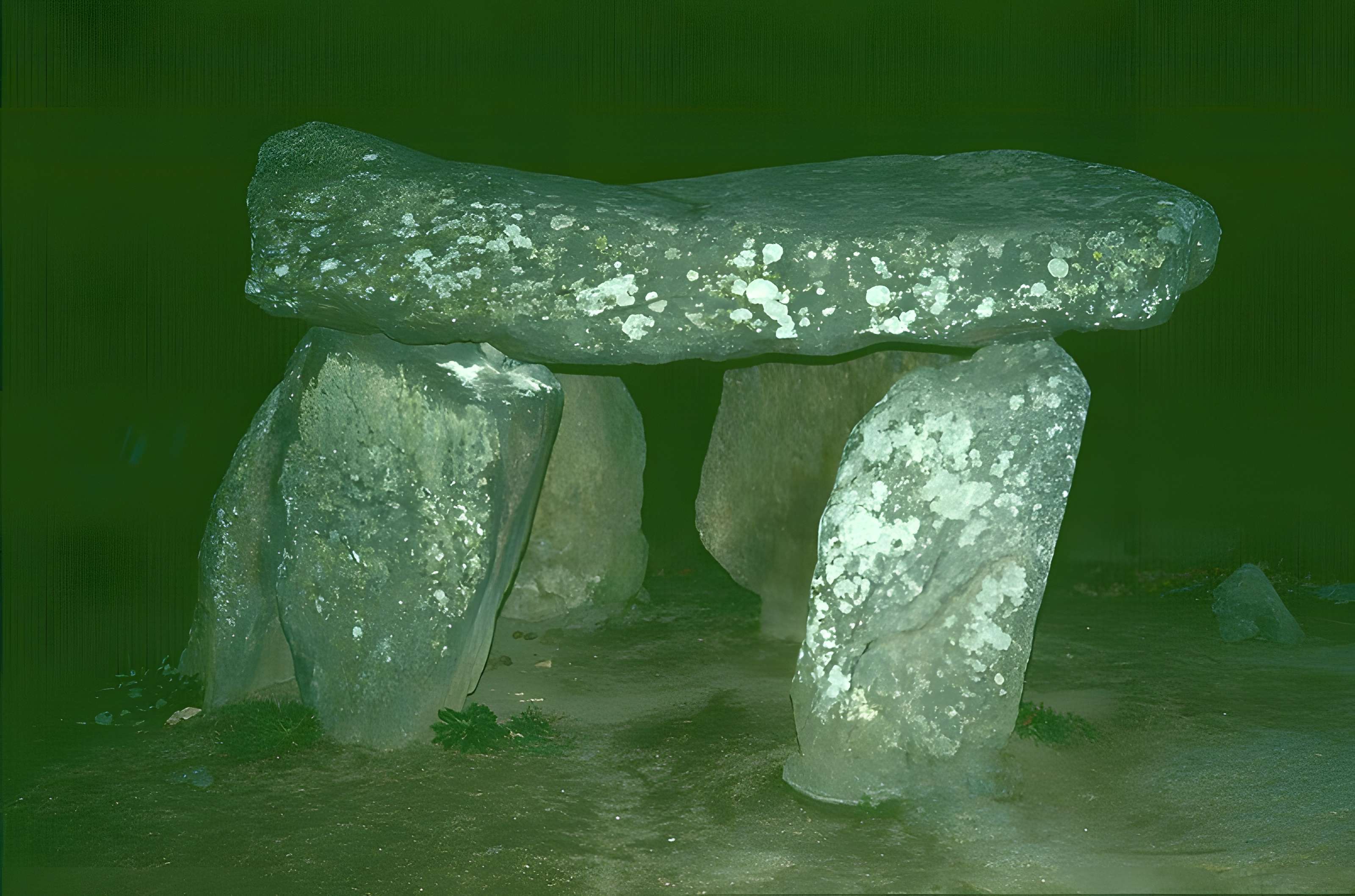 Dolmen du Parc à Saint-Nectaire