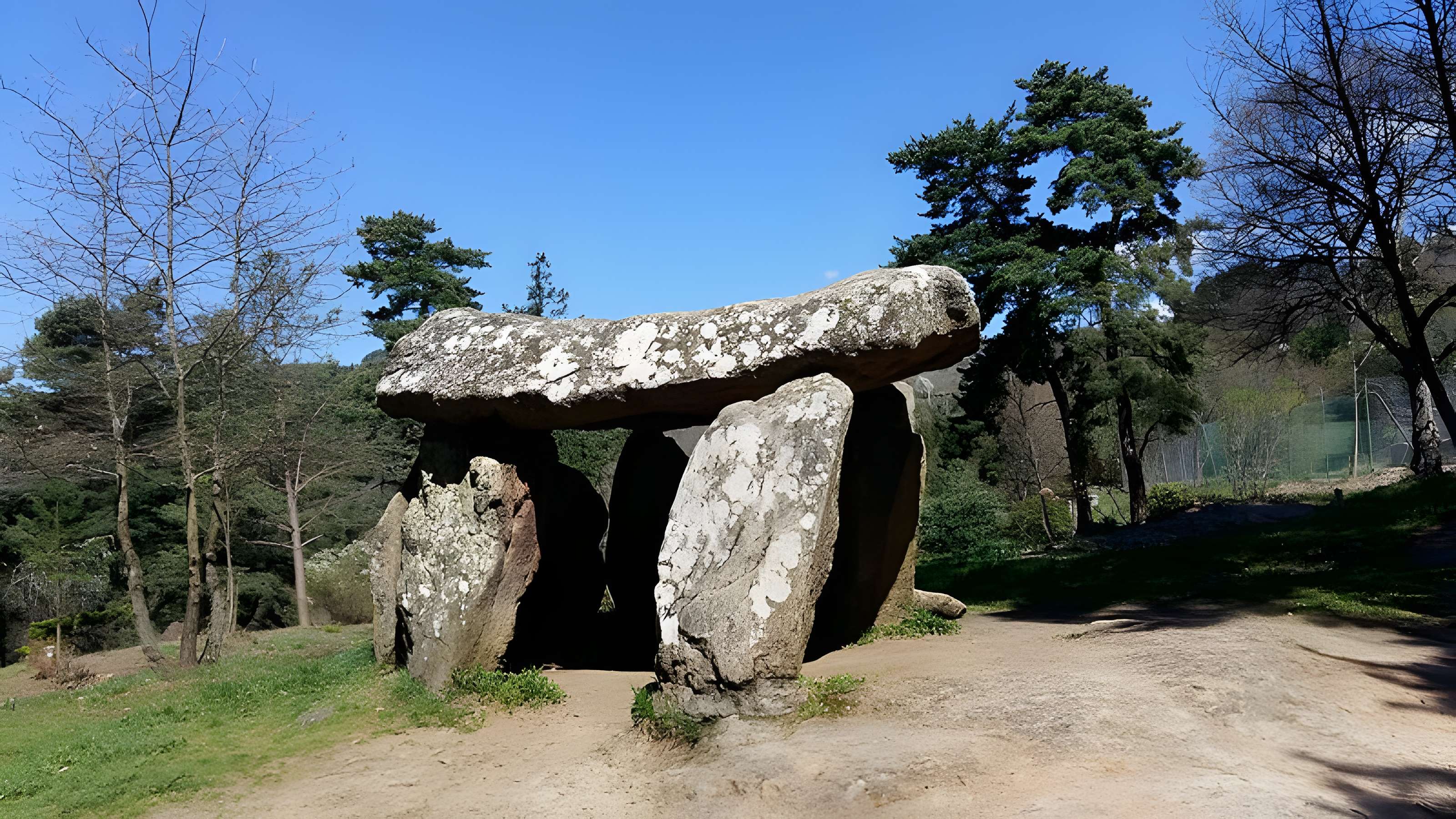 Dolmen du Parc à Saint-Nectaire
