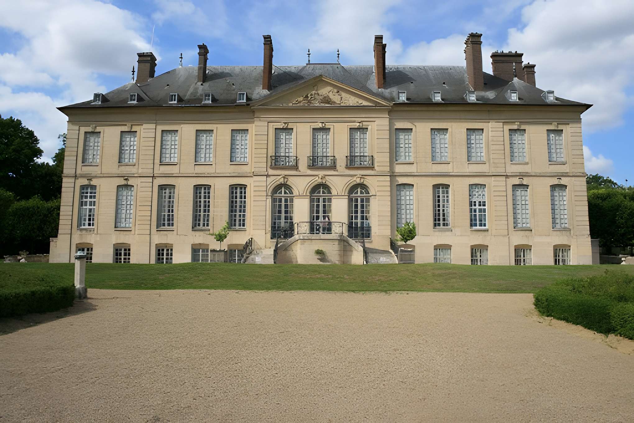 Domaine de Villarceaux Chateau du Haut XVIII et son vertugadin