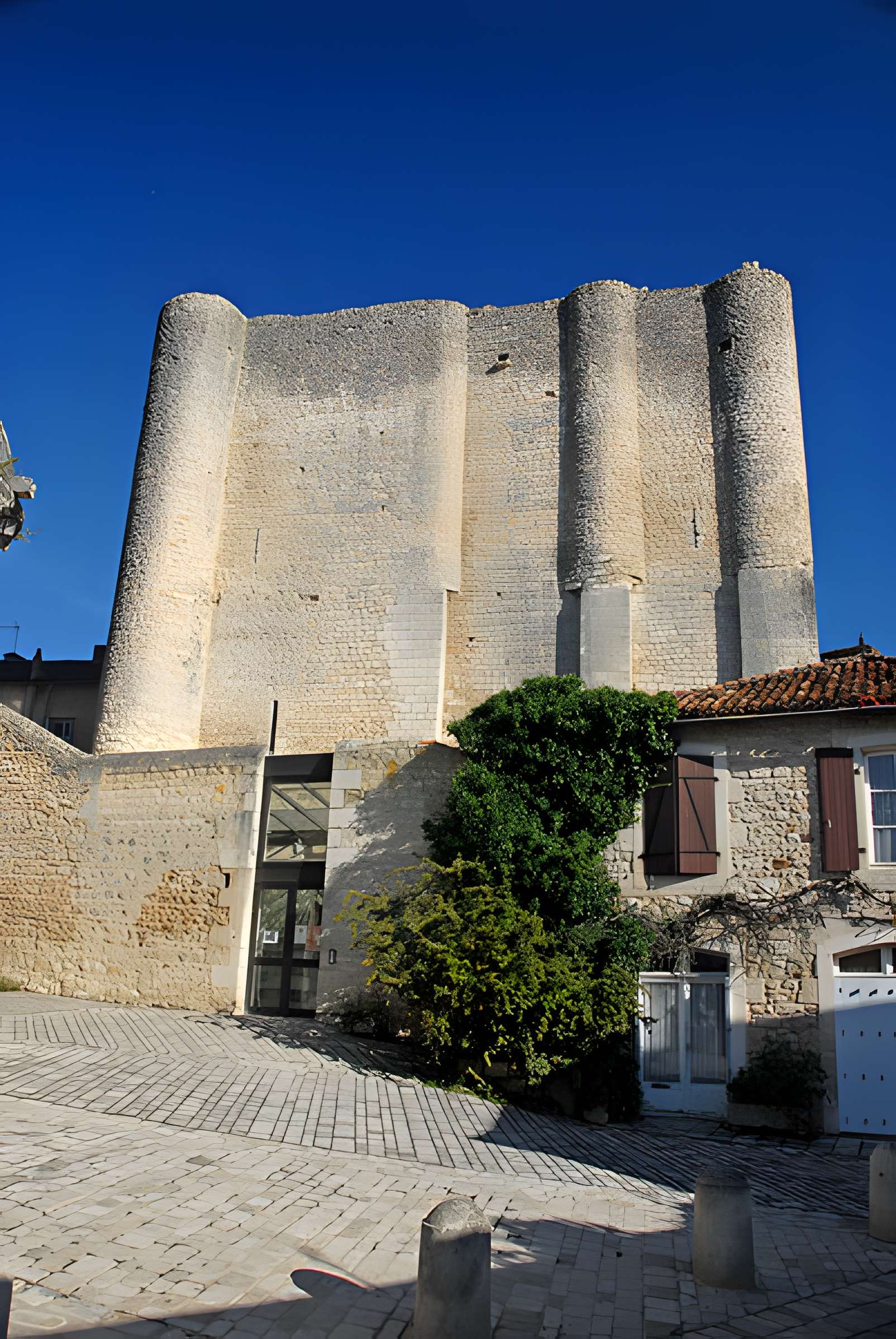 Donjon de Gouzon