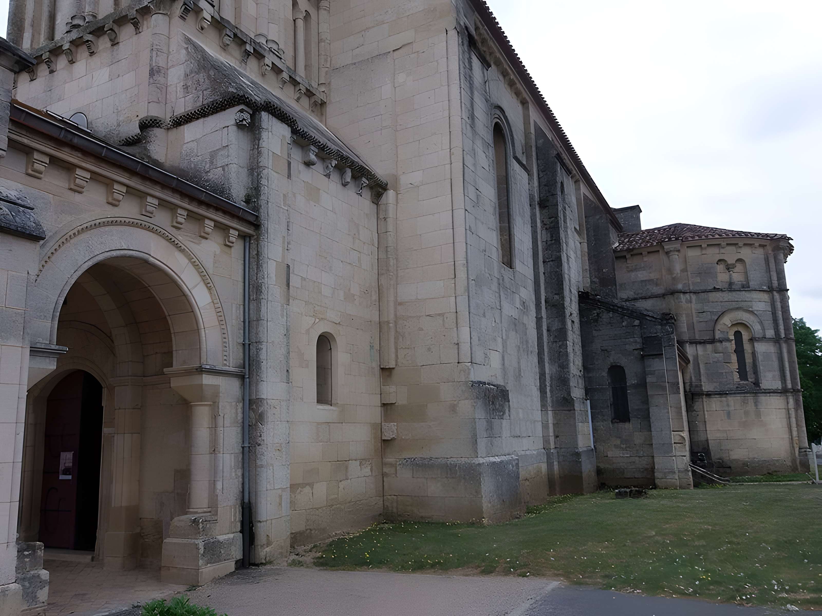 Église Notre-Dame de Bayon-sur-Gironde