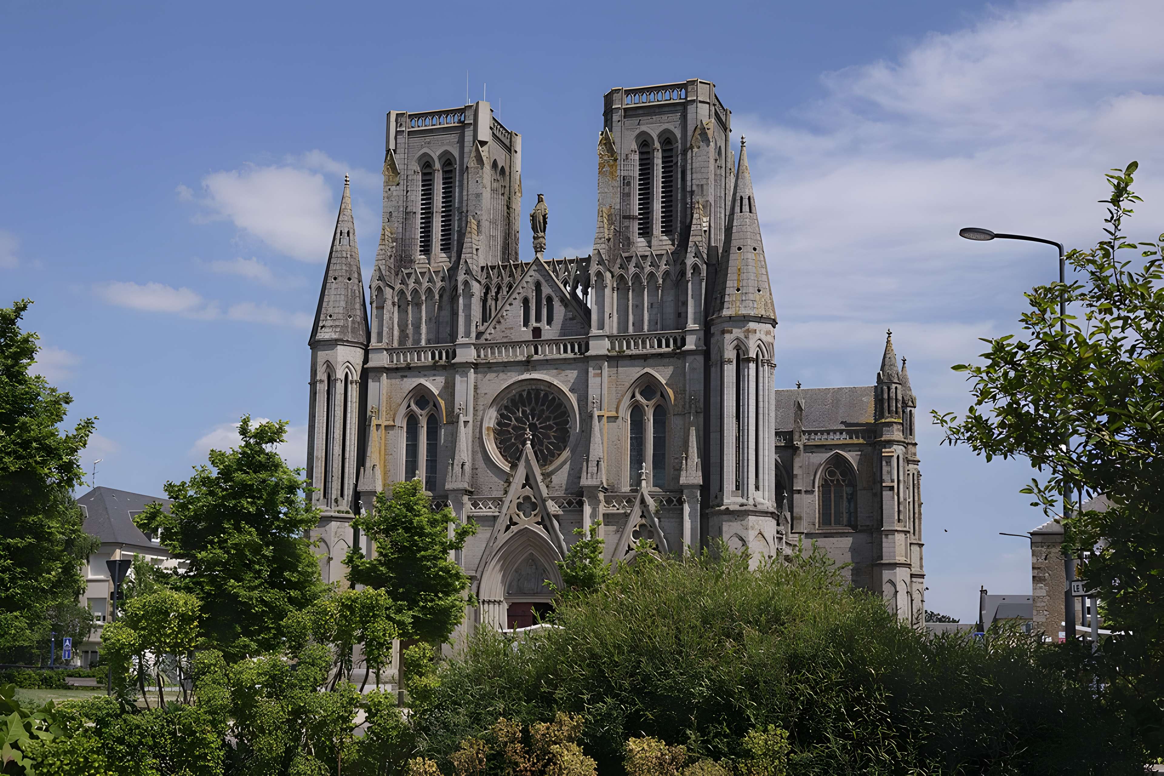 Église Notre-Dame-des-Champs d'Avranches 