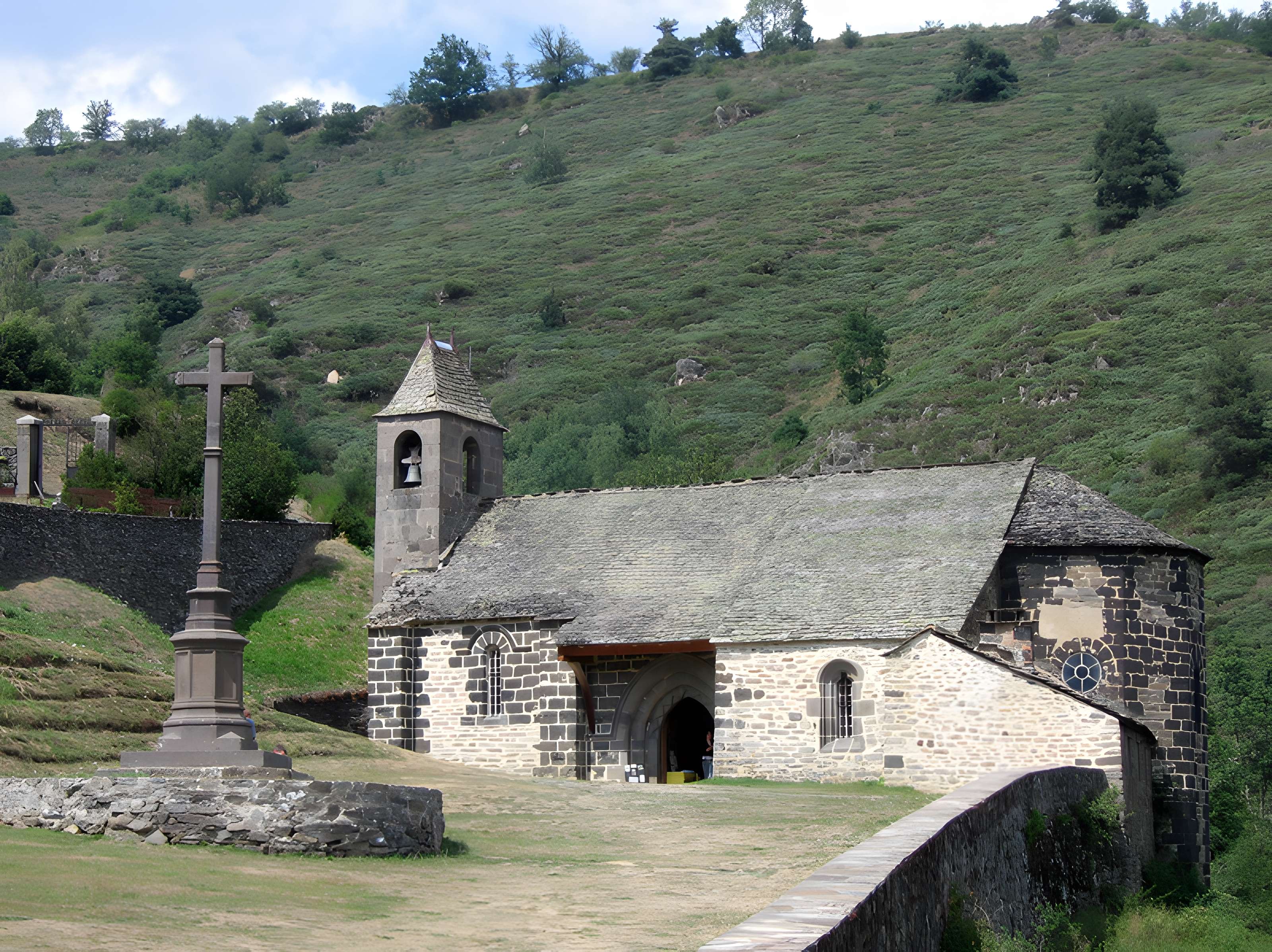 Église Saint-Illide d'Alleuze