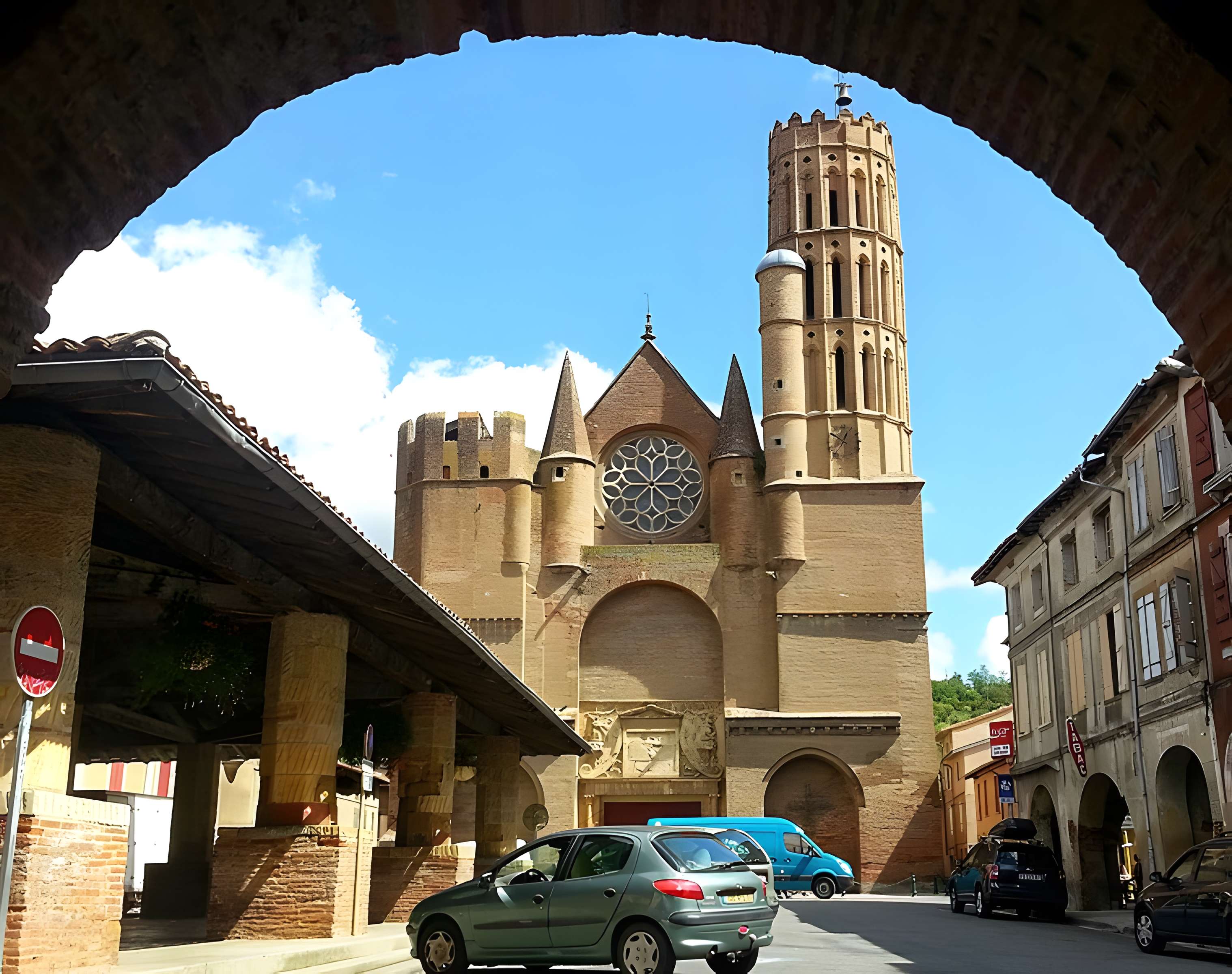 Église Saint-Victor de Montesquieu-Volvestre