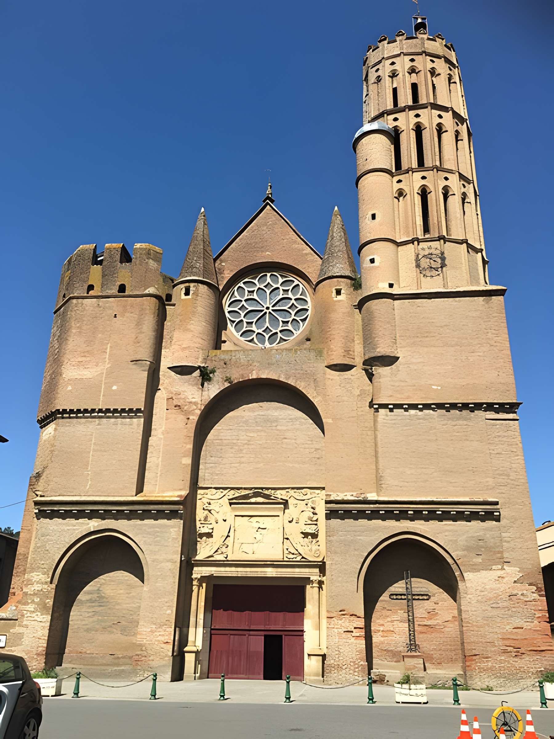 Église Saint-Victor de Montesquieu-Volvestre