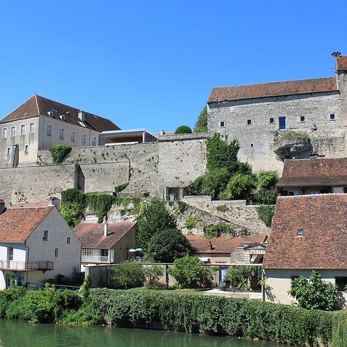 Photo de Enceinte médiévale de Pesmes