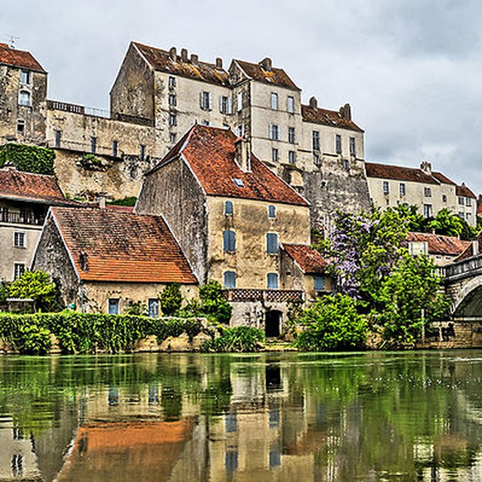 Photo de Enceinte médiévale de Pesmes