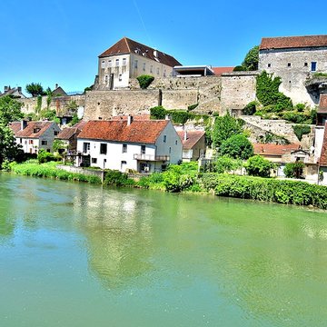 Enceinte médiévale de Pesmes